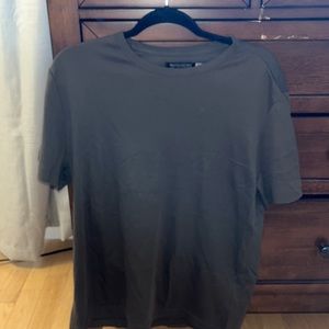 Men’s banana republic t shirt